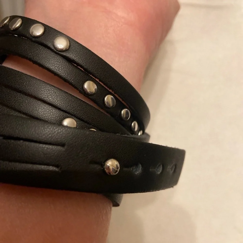 - HD Snap Button Wrap Bracelet - Picture 10 of 10